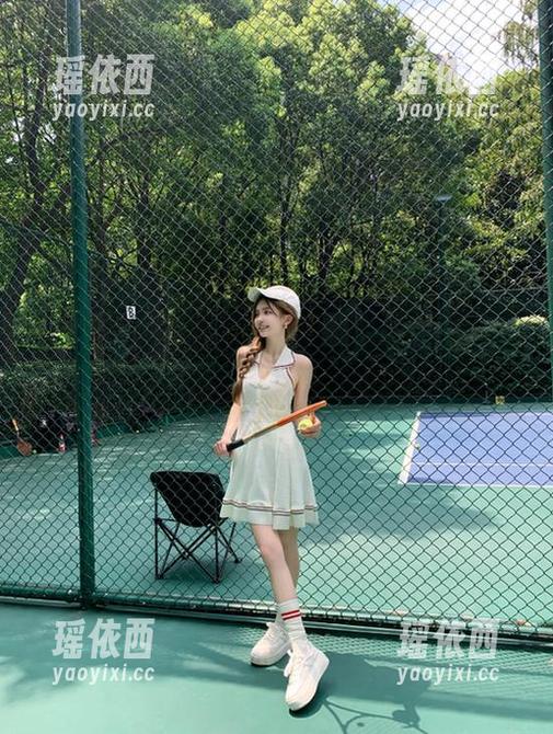 Hyoyeon (김효연)与高跟鞋的完美搭配：高清写真作品赏析之旅
